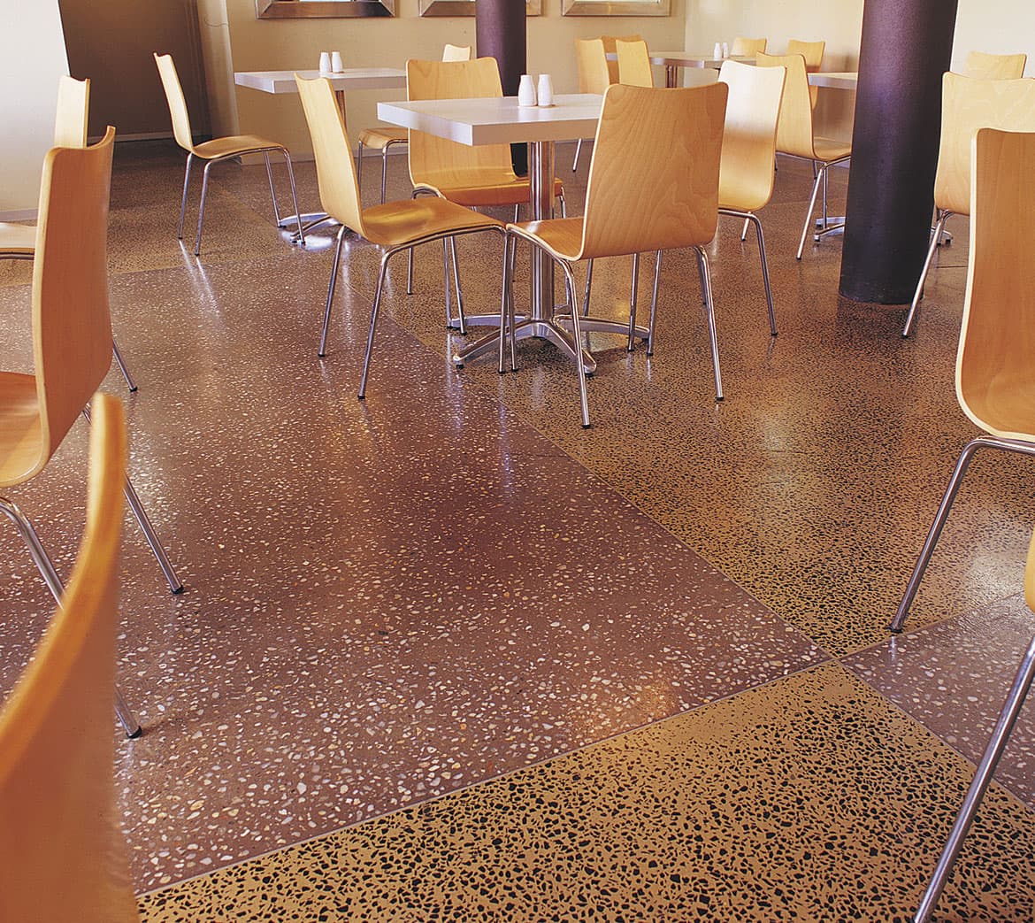 Polished concrete using different pigments and aggregates